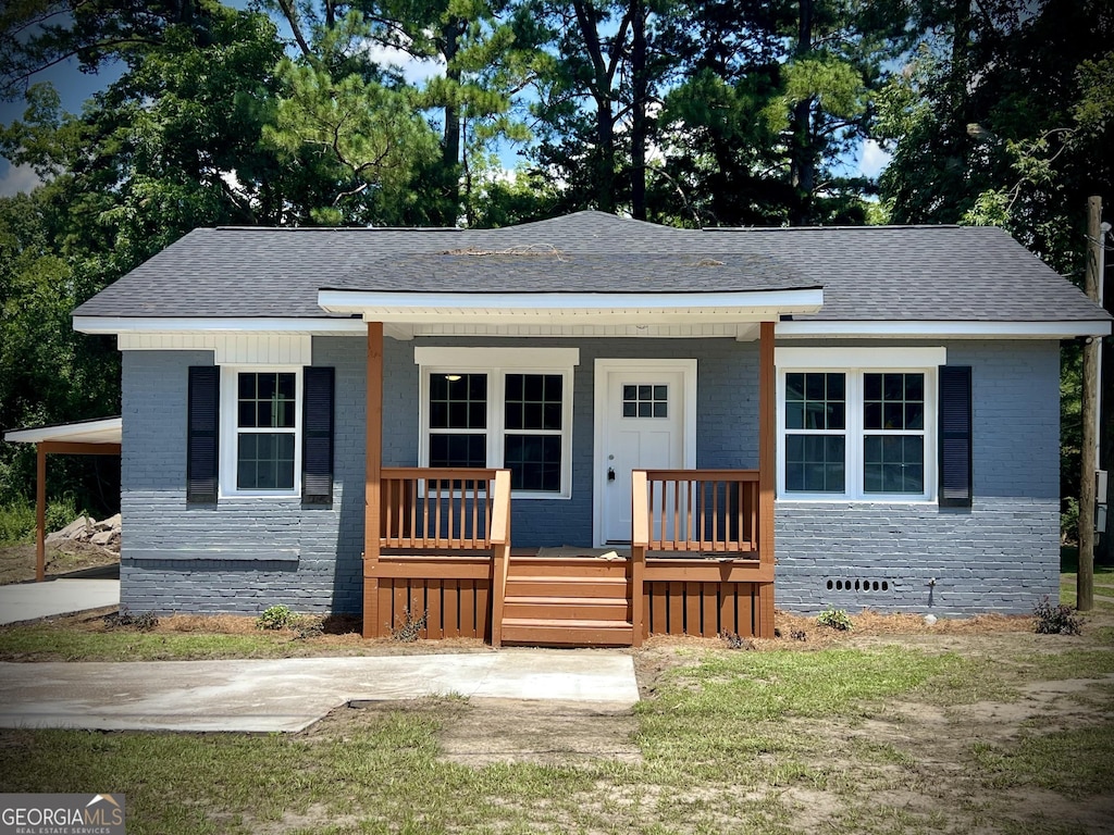 view of front facade with a porch