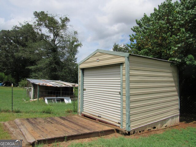 view of outbuilding