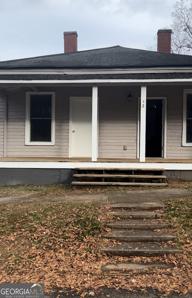 view of front of house featuring covered porch