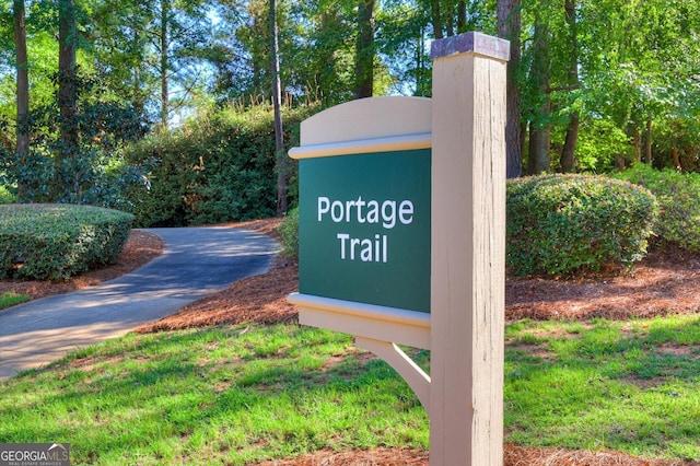 view of community / neighborhood sign