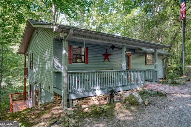 view of front of house with ceiling fan