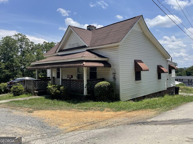 view of side of property