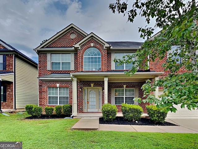 view of front facade featuring a front lawn