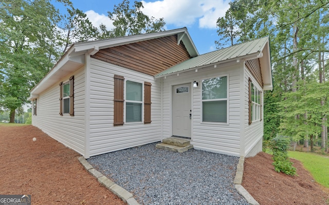 view of front of property