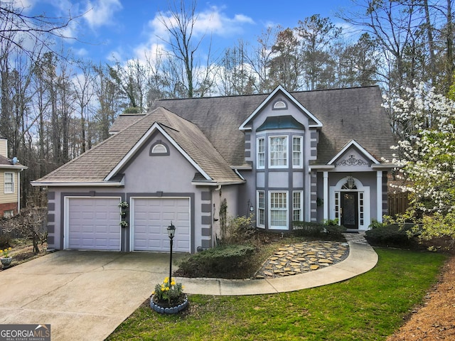 view of front of house with a front lawn