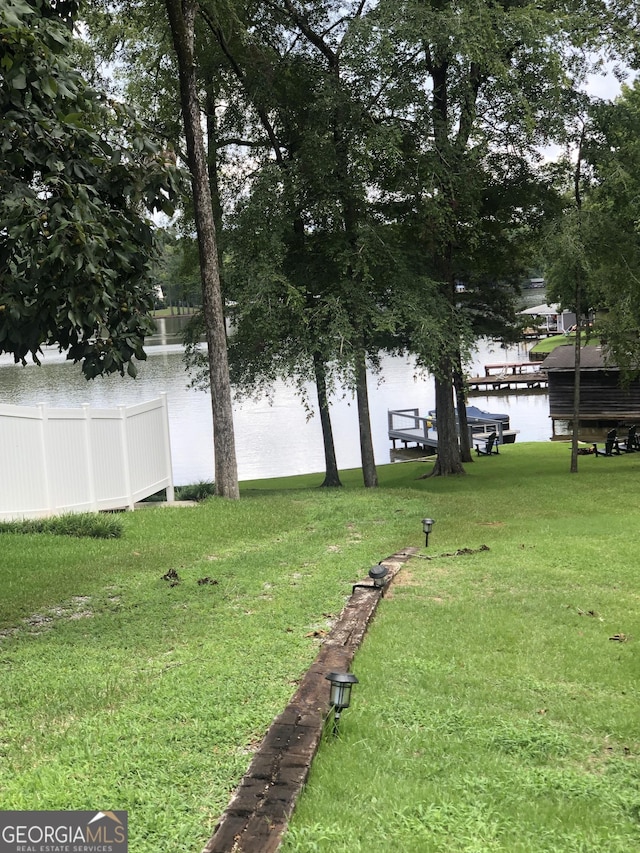 view of yard featuring a water view