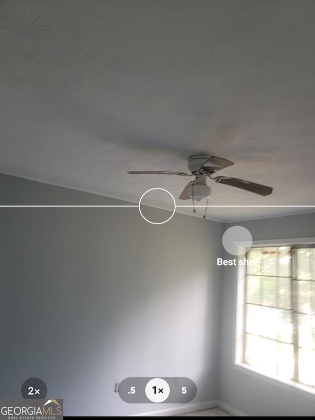 room details featuring ceiling fan