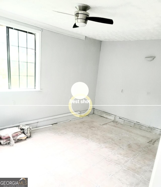 empty room with ceiling fan