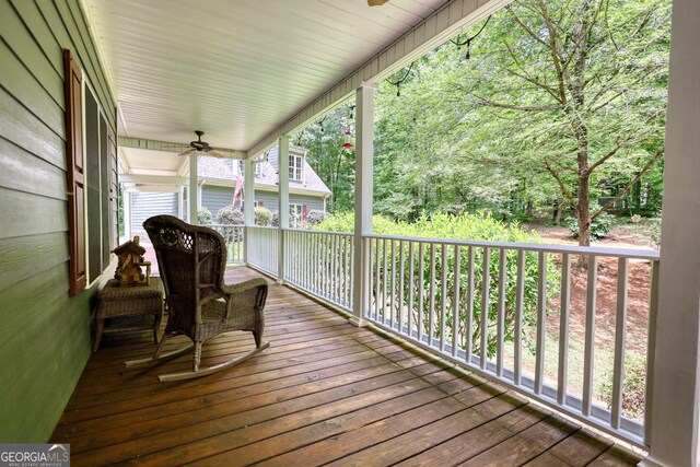 deck with ceiling fan