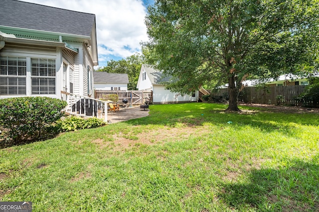 view of yard with a patio area