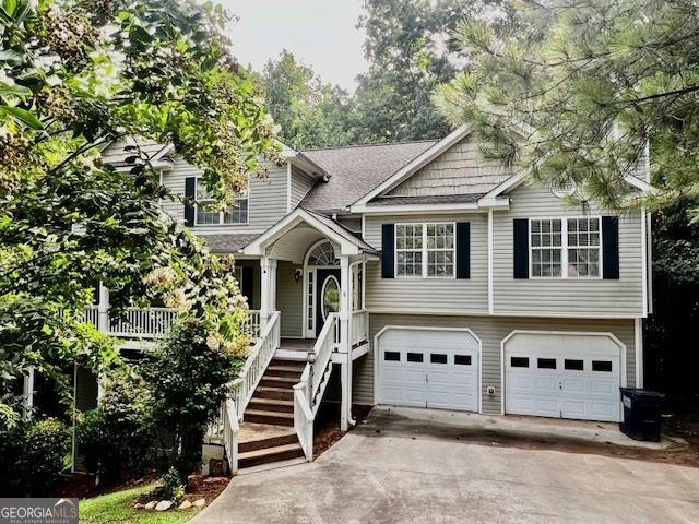 view of front of property featuring a garage