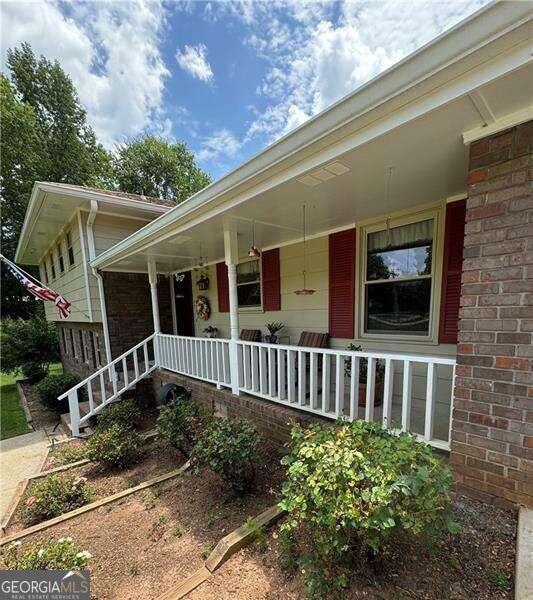 view of front of home with a porch