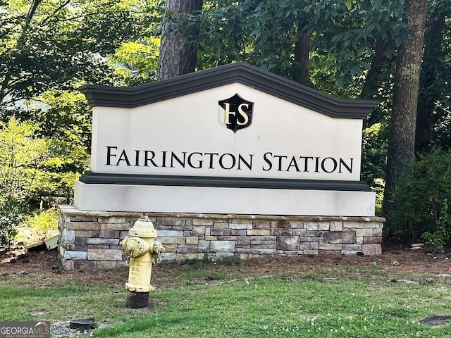 view of community / neighborhood sign