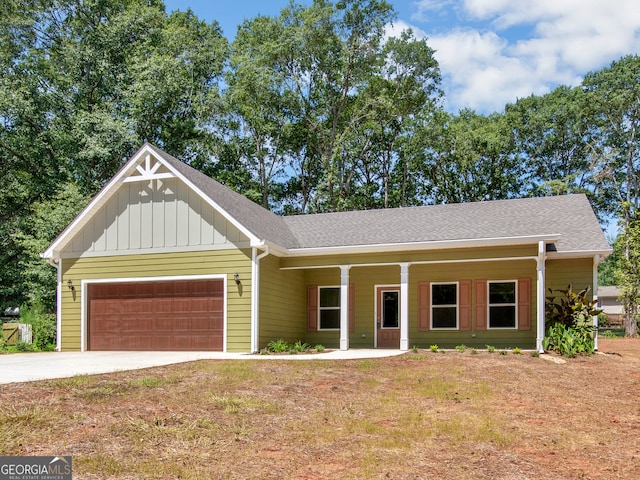 view of front facade with a garage