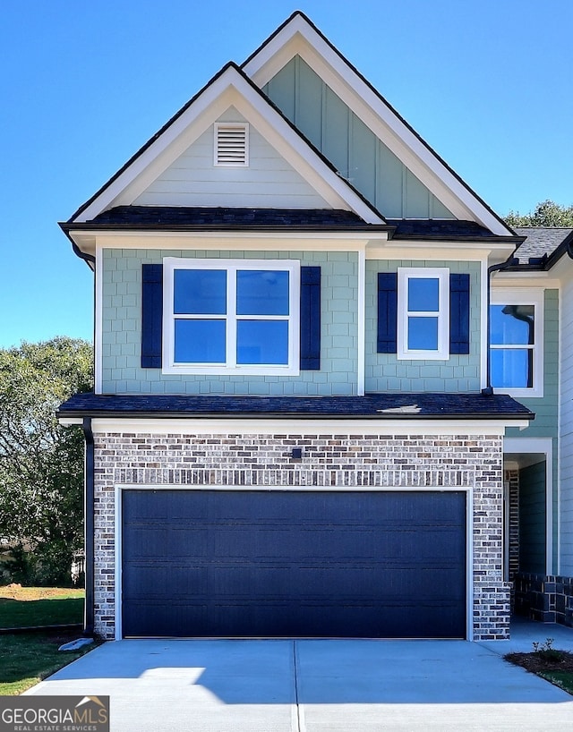 view of front facade with a garage