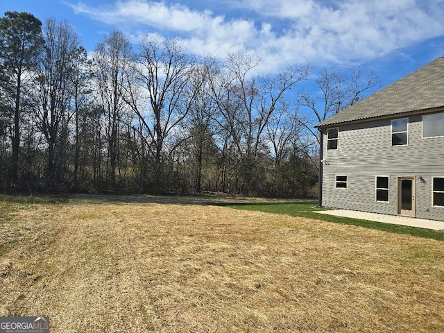 view of yard with a patio area