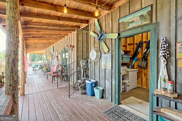 deck with washing machine and clothes dryer