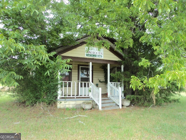 view of front of property with covered porch