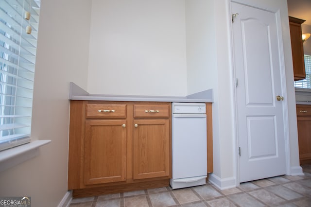 kitchen featuring light tile patterned floors