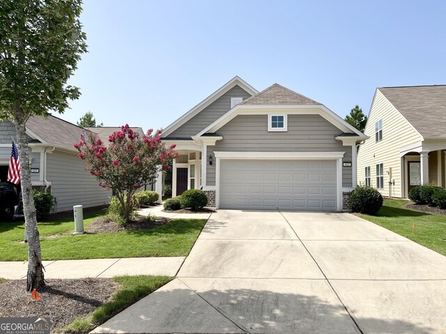 view of front of property with a front lawn