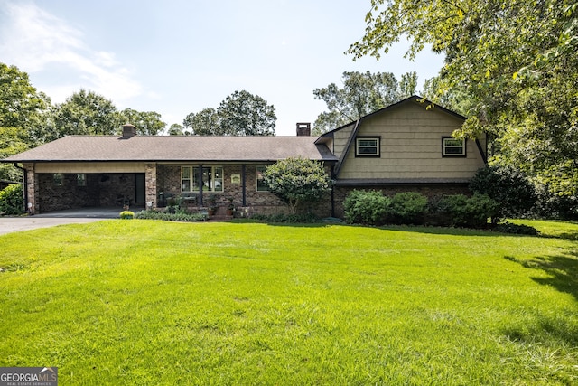 view of front of house featuring a front yard