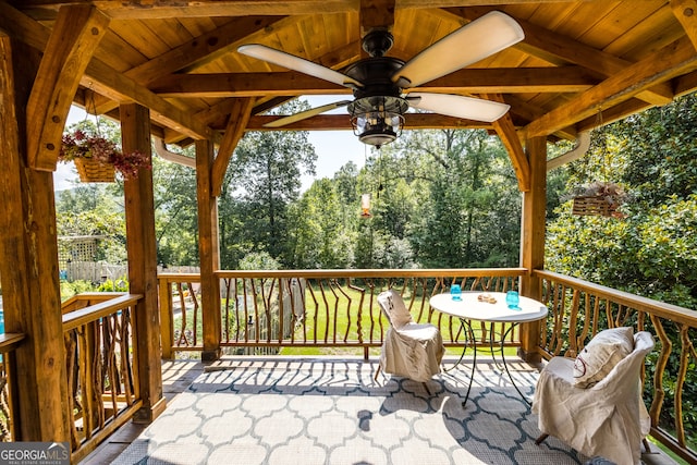 deck with ceiling fan