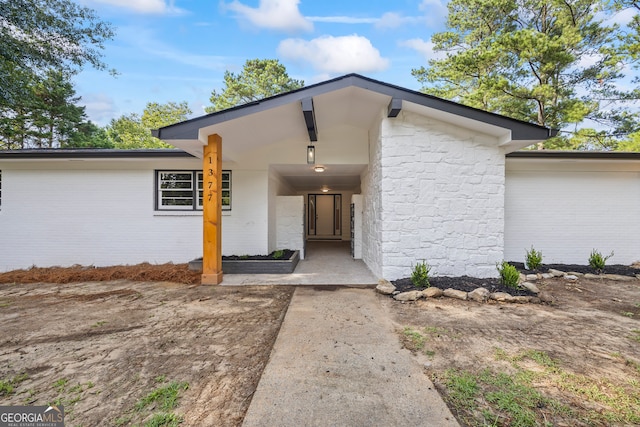 view of entrance to property