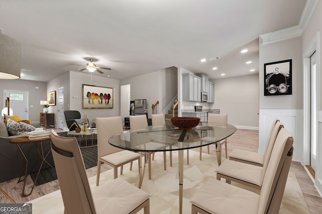 dining room with ceiling fan