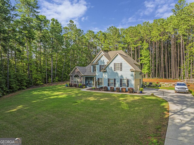 view of front of home with a front lawn