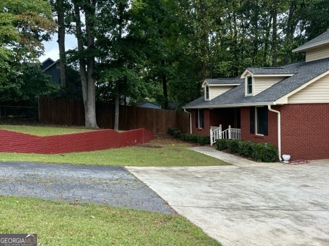 view of yard featuring a porch