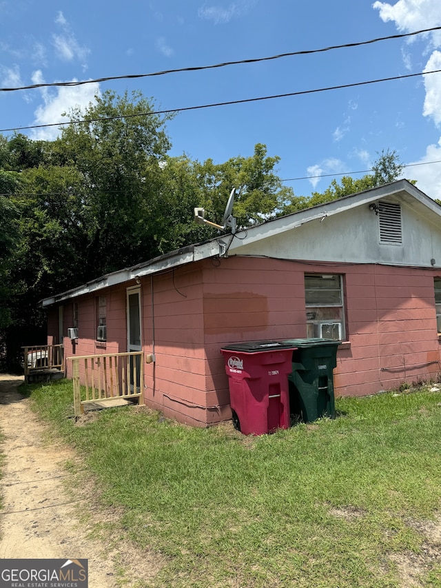 exterior space featuring a yard