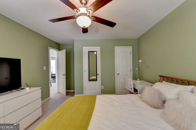 bedroom with ceiling fan