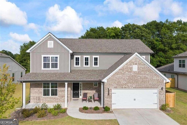 view of front facade featuring a garage