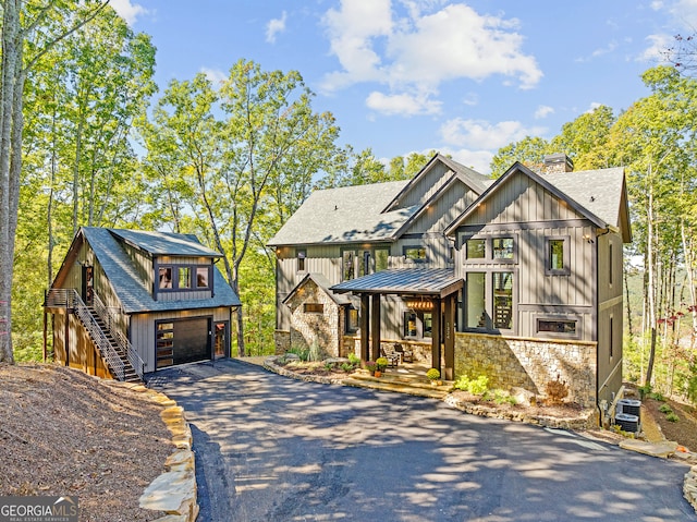 view of front of property featuring a garage