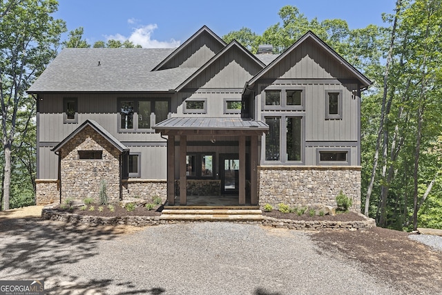 view of front facade with covered porch