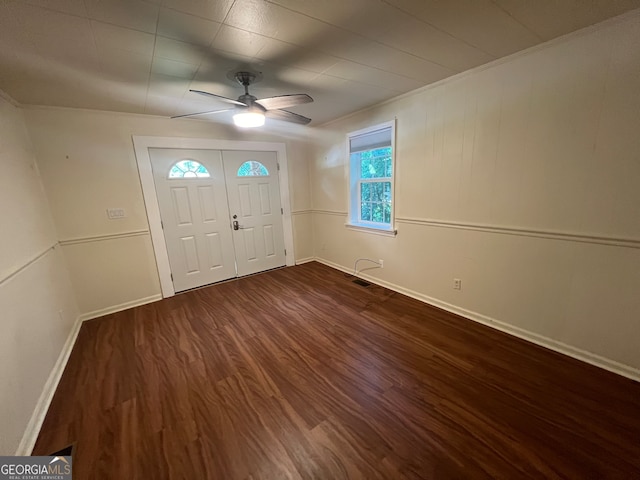 entrance foyer featuring dark wood-type flooring and ceiling fan