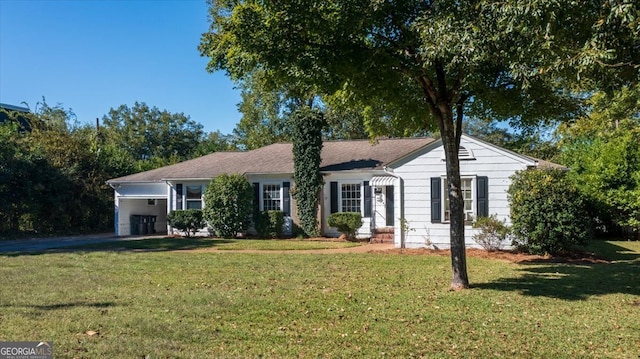 ranch-style house featuring a front lawn