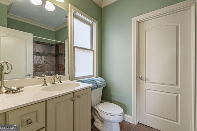 1829 Buckhead Valley Ln NE, Atlanta, GA 30324 - bathroom featuring a tile shower, crown molding, toilet, vanity, and baseboards