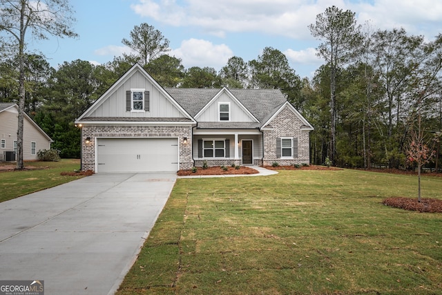 craftsman inspired home with a front yard