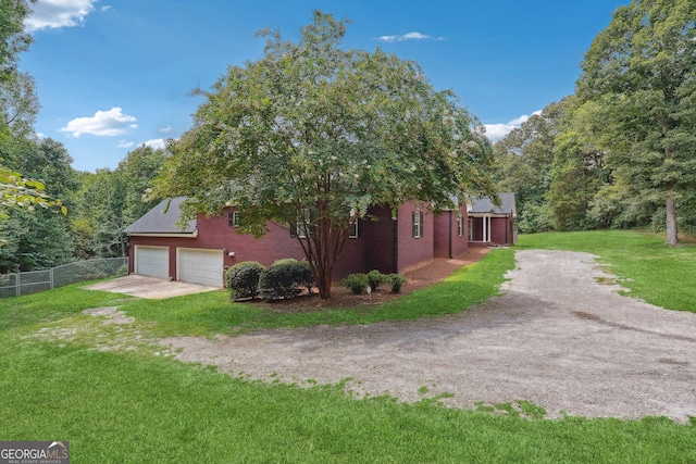 view of front of house with a front yard