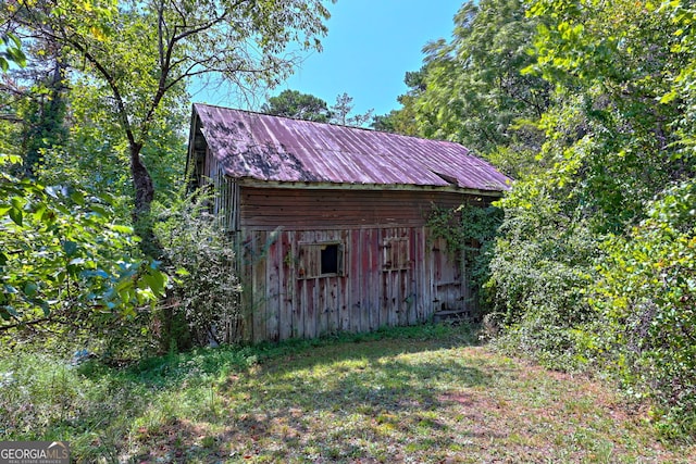 view of outbuilding