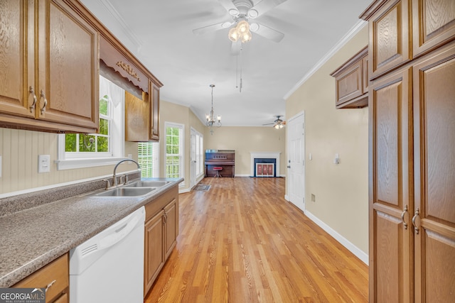 kitchen featuring sink, dishwasher, ceiling fan with notable chandelier, crown molding, and light hardwood / wood-style flooring