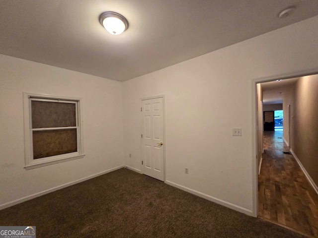 view of carpeted spare room