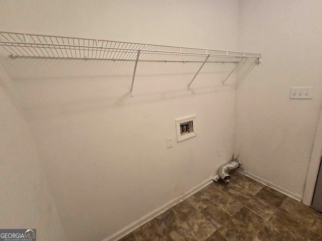 clothes washing area with washer hookup