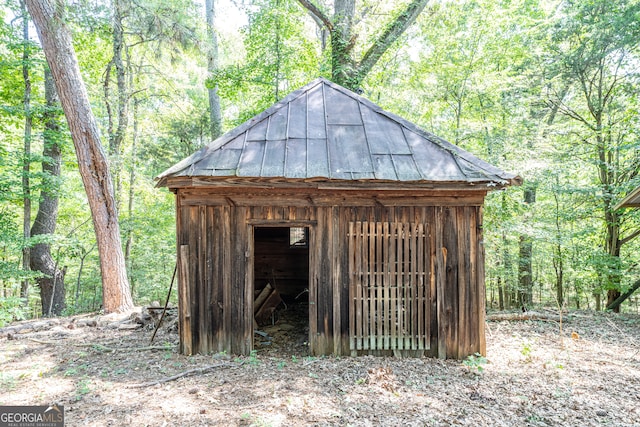 view of outdoor structure