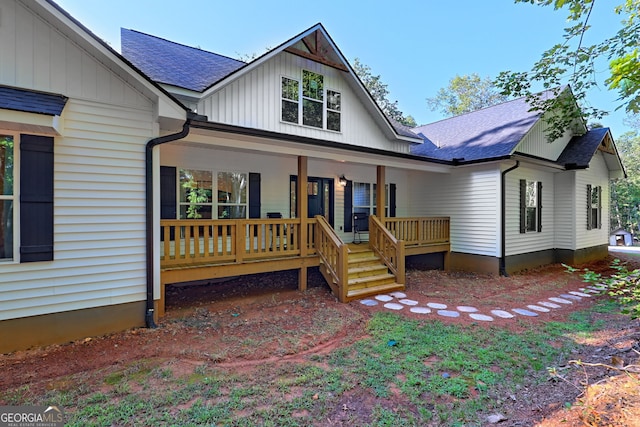 view of front facade with a porch