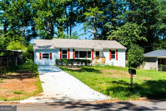 view of front of property with a front yard