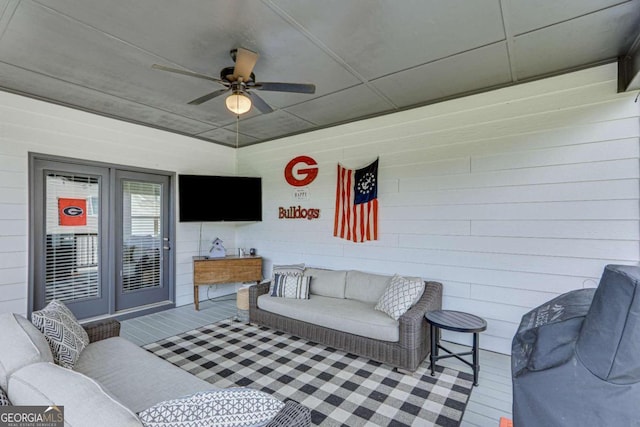 living room featuring ceiling fan