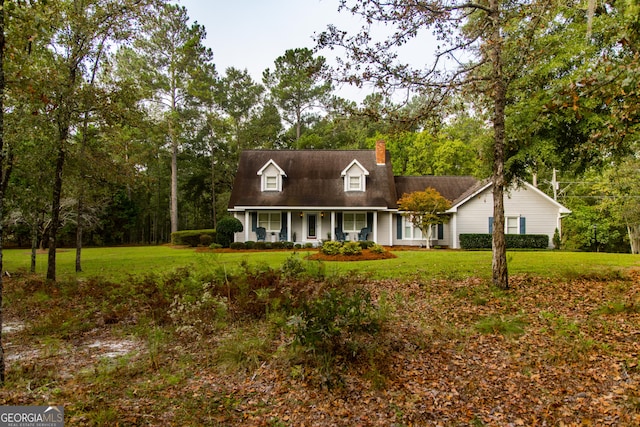 view of front of property with a front yard