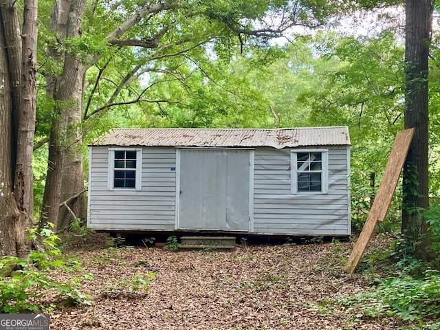 view of outbuilding